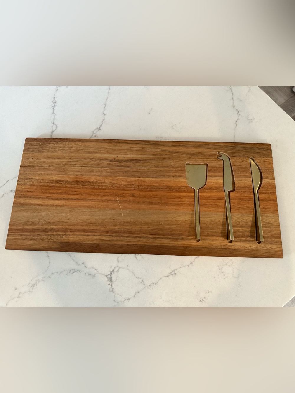 Crate & Barrel Octavia Small Wood Serving Board & 3 Cheese Knives EUC